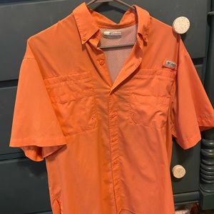 Short sleeve Columbia PFG button down